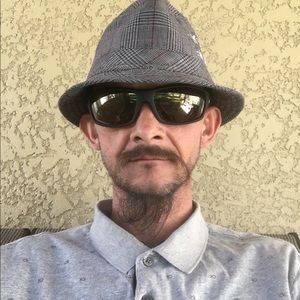 Meet your Posher, Jonathan